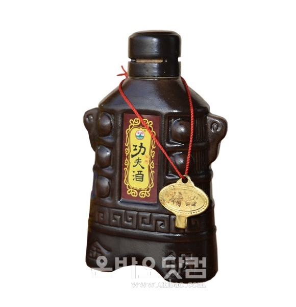 [자료사진] 비아그라 성분이 첨가된 것으로 알려진 진궈쿵푸주(金锅功夫酒).